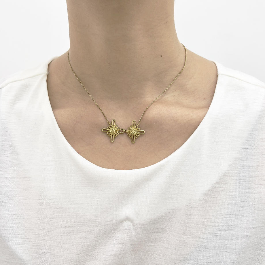 china button necklace