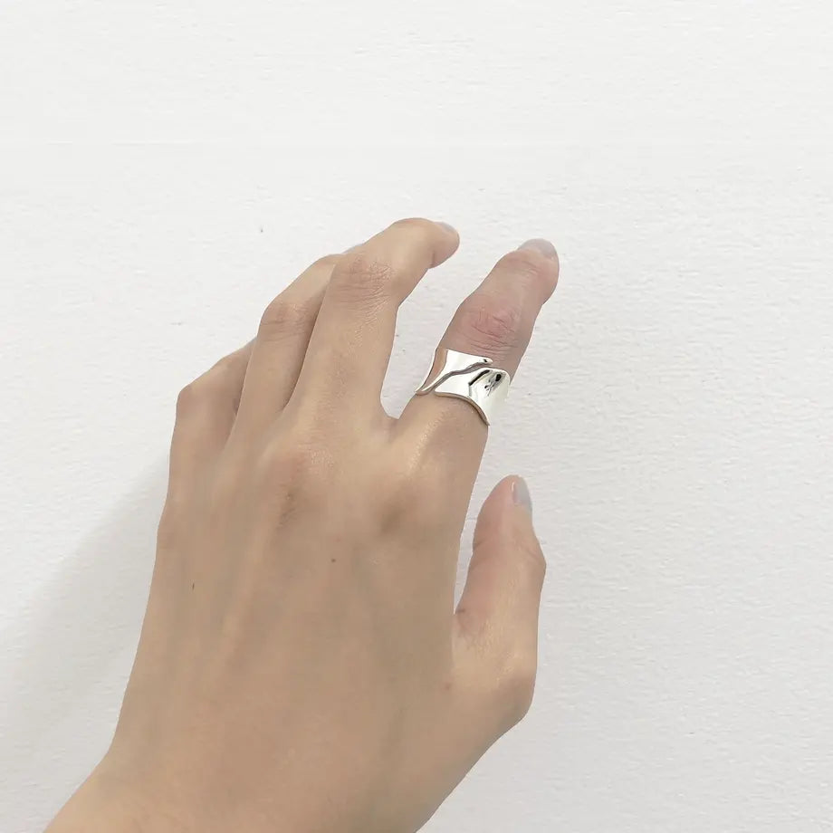 smooth curve ring sv925