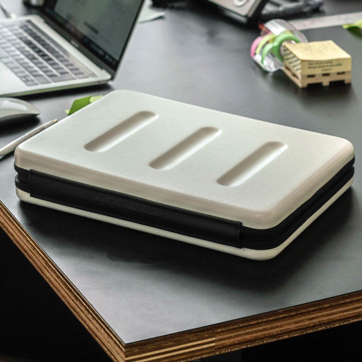 Hard Shell Case/ Laptop