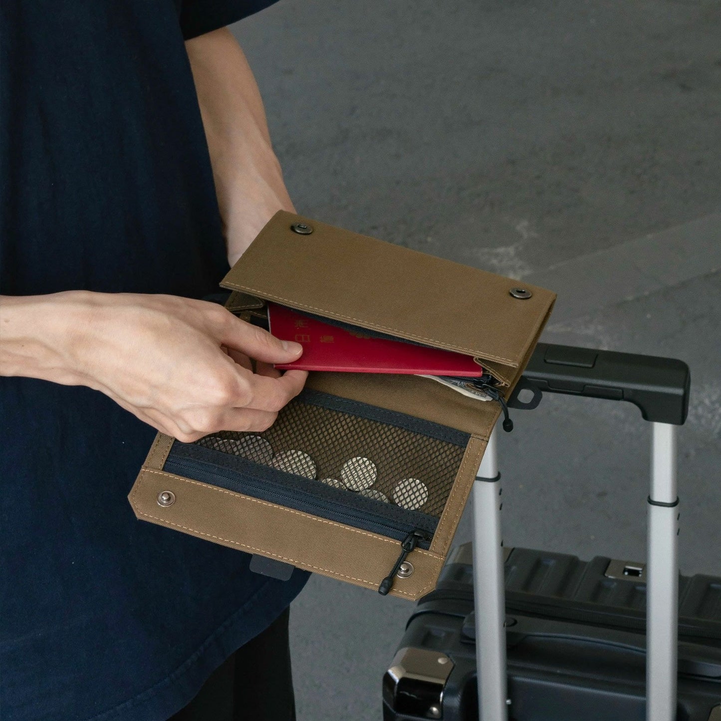 Multi Way Wallet (nahe)